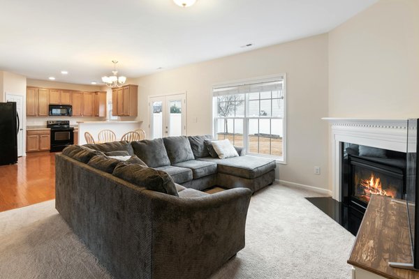 Sublimez votre intérieur avec une affiche minimaliste unique